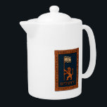 Tetera León del Día de Jerusalén con bandera<br><div class="desc">Una "señal de madera tallada" digital que celebra el Día de Jerusalén. Tiene un león, el emblema oficial de la ciudad de Jerusalén, con una bandera de Israel. Debajo del león aparece el texto en hebreo que dice "י ר ו ש י ם" (Yerooshalayim - Jerusalén). También hay un borde...</div>