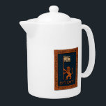 Tetera León del Día de Jerusalén con bandera<br><div class="desc">Una "señal de madera tallada" digital que celebra el Día de Jerusalén. Tiene un león, el emblema oficial de la ciudad de Jerusalén, con una bandera de Israel. Debajo del león aparece el texto en hebreo que dice "י ר ו ש י ם" (Yerooshalayim - Jerusalén). También hay un borde...</div>