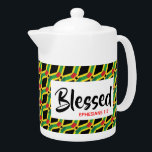 Tetera MEDIO cristiano de doble herencia en GHANA JAMAICA<br><div class="desc">Celebra tu fe y tu herencia de GHANA y JAMAICA cuando disfrutes de hacer tu bebida caliente en esta tetera de diseño elegante. Esquema de mapa de GHANA en la bandera JAMAICA, en un patrón diagonal de baldosas, con referencia a las Escrituras Efesios 1:3 (Bendecido con cada bendición espiritual). Esto...</div>