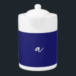 Tetera Monograma plano Minimalista de color azul medianoc<br><div class="desc">Presente este diseño moderno y elegante. Esta plantilla se puede personalizar para satisfacer todas las ocupaciones profesionales.</div>