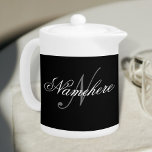 Tetera Monograma único personalizado de nombre blanco y n<br><div class="desc">Diseño de monograma único personalizado en blanco y negro para cualquier persona.</div>