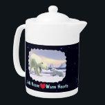 Tetera Oso Polar - Mama Nose Best<br><div class="desc">Un oso polar busca la seguridad de su madre en el paquete de hielo ártico. También aparecen textos que dicen "Cold Noses Warm Hearts" y un corazón rojo; todo en un fondo estelar.</div>