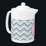 Tetera Patrón de cheurón de niebla oceánica<br><div class="desc">Verde azulado, rosa y aqua en este elegante patrón de zigzag chevron - algunos con monograma - algunos sin que hayamos dejado todas las imágenes usadas en este personalizable de diseño - Puedes jugar con ellos hasta el contenido de tus corazones- Haz clic en el botón naranja 'Personalizar esto' y...</div>