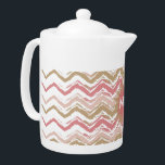 Tetera Patrón de Chevron de ZigZag con especias corales<br><div class="desc">Celebramos las nuevas tendencias de color de 2013 en este divertido patrón de zigzag de guijarros de chevron - utilizando colores del nuevo COLOR PALETTE 2013 - Este color se inspira en las inspiraciones culinarias, combinando colores picantes con tonos más frescos. El efecto es reconfortante, pero aún así incluye brotes...</div>