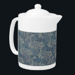 Tetera Patrón floral azul de William Morris<br><div class="desc">La imagen que decora este producto es un patrón floral que se remonta a 1875. El diseño fue creado por el conocido diseñador textil y fabricante británico William Morris,  que vivió entre 1834 y 1896.</div>