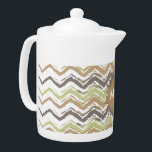 Tetera Patrón ZigZag de Melon Brandy Scribble<br><div class="desc">Celebramos las nuevas tendencias de color de 2013 en este divertido patrón de zigzag de guijarros de chevron - utilizando colores del nuevo COLOR PALETTE 2013 - Este color se inspira en las inspiraciones culinarias, combinando colores picantes con tonos más frescos. El efecto es reconfortante, pero aún así incluye brotes...</div>