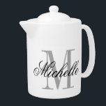 Tetera Personalizado monogramo elegante de tamaño medio t<br><div class="desc">Personalizado monogramo elegante de tamaño medio té con tapa. idea de regalo de Moda para amigos y familiares que aman tomar té. Diseño de tipografía de escritura elegante. También es genial para la oficina. También hay pequeñas dimensiones.Tallas: 11 y 44 onzas.</div>