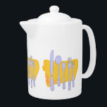 Tetera Plantilla de diseño de cocina de Dinnerware<br><div class="desc">Un juego de platería simple sobre una servilleta amarilla de bonito adornada con dorados. Haga clic en Personalizar para agregar su nombre o mensaje a este diseño,  cambiar los colores de fondo y más.</div>