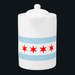 Tetera ¡Tetera de la bandera de Chicago!<br><div class="desc">¡Pote precioso del té con de Chicago de la bandera el frente y el centro icónicos orgulloso! Completamente adaptable con su propio texto o fotos--vea por favor mis otros productos para las tazas a juego, y la línea completa de productos de la bandera de Chicago. ¡Si hay un artículo que...</div>