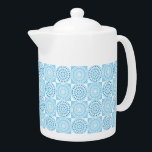 Tetera Tile Teapot-Blue<br><div class="desc">Esta tetera se muestra en blanco con una hermosa imitación azul de las tejas. Tamaño medio mostrado. Personalizar este artículo o compra tal cual. Imprimir material freepik.com</div>
