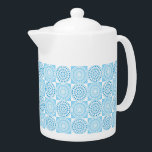 Tetera Tile Teapot-Blue<br><div class="desc">Esta tetera se muestra en blanco con una hermosa imitación azul de las tejas. Tamaño medio mostrado. Personalizar este artículo o compra tal cual. Imprimir material freepik.com</div>