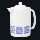 Tetera VIOLET CELTIC KNOT Porcelana Teapot<br><div class="desc">El diseño de esta tetera de porcelana VIOLET CELTIC KNOT es un dibujo original de un lápiz de color de hilo suave de lana violeta azul difusa rodada en un nudo celta. * Los productos de correspondencia están disponibles en la categoría CELTIC KNOTS de mi tienda. ** Si quieres transferir...</div>