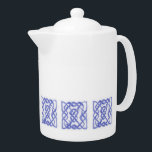 Tetera VIOLET CELTIC KNOT Porcelana Teapot<br><div class="desc">El diseño de esta tetera de porcelana VIOLET CELTIC KNOT es un dibujo original de un lápiz de color de hilo suave de lana violeta azul difusa rodada en un nudo celta. * Los productos de correspondencia están disponibles en la categoría CELTIC KNOTS de mi tienda. ** Si quieres transferir...</div>