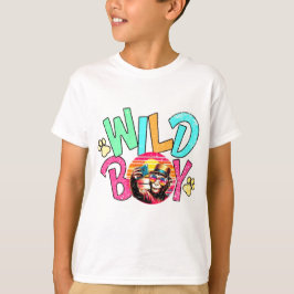 Texto en una camiseta con letras estilizadas y col