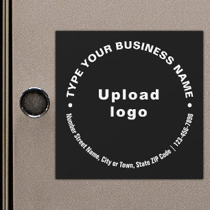 Textos circulares de negocios sobre tarjeta magnét