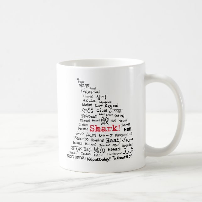 ¡Tiburón! en taza de café de muchas idiomas (Derecha)