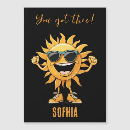 Tienes un sol divertido con gafas de sol