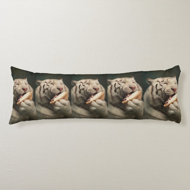 Tigre Blanco Feliz – Almohada Corporal Caprichosa (Anverso)