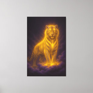 Tigre Dorado Radiante en Nubes de Tormenta – Arte