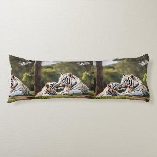 Tigres Blancos Tiernos – Almohada Corporal de Natu