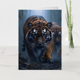 Tigres majestuosos en una jungla niebla