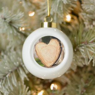 Tipo Bola adorno navideño de cerámica con corazón de madera