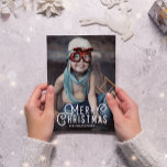 Tipografía de época Feliz Navidad Fotos completas<br><div class="desc">Esta tarjeta de moda y Navidades dulces presenta una tipografía simple con vibraciones vintage y un estampado festivo.</div>
