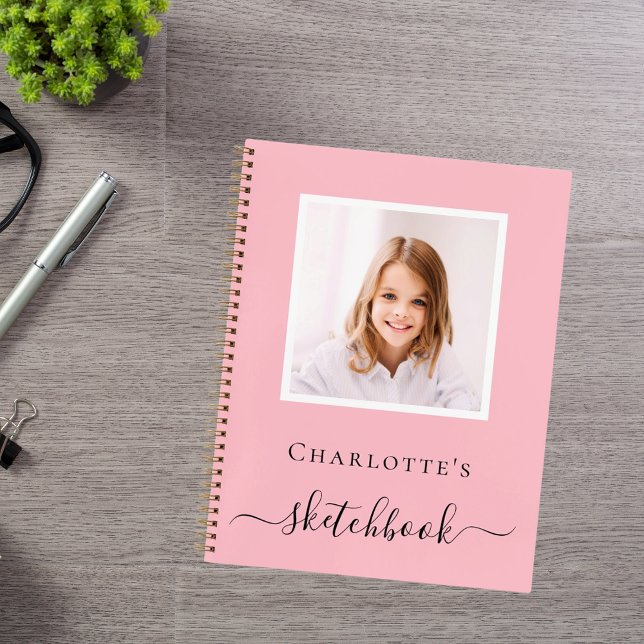 Tipografía de niños con foto rosa en cuaderno de b (Subido por el creador)