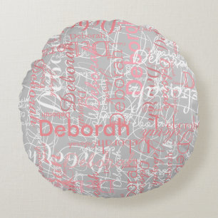 Tipografía Nombres rosados en almohada redonda de