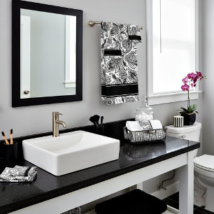 Toalla de baño con estampado de cachemir en negro 