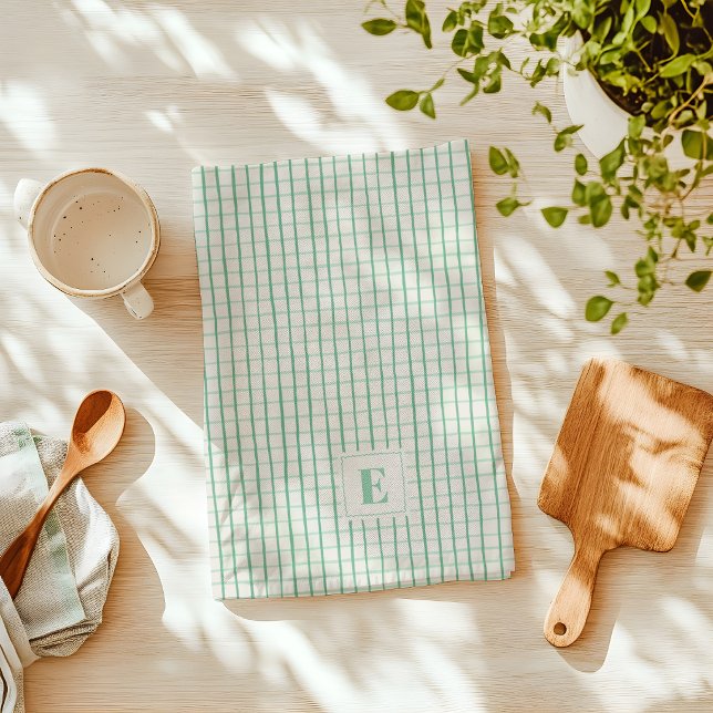 Toalla de cocina a cuadros dibujada a mano verde c (green plaid kitchen towel with monogram)