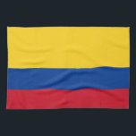 Toalla de cocina con bandera de Colombia<br><div class="desc">Presentamos nuestra vibrante toalla de cocina con la audaz bandera de Colombia, diseñada para añadir un toque de orgullo cultural y funcionalidad a su cocina! Esta toalla de cocina, elaborada con meticulosa atención a los detalles, muestra con orgullo el icónico diseño de la bandera colombiana. Tiene tres rayas horizontales de...</div>