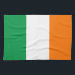 Toalla de cocina con bandera de Irlanda<br><div class="desc">Añada un toque de encanto irlandés a su cocina con esta toalla de cocina de primera calidad con la bandera de Irlanda. Esta toalla de cocina, elaborada con materiales de alta calidad, exhibe con gusto el icónico diseño de la bandera irlandesa, con rayas verticales de color verde, blanco y naranja....</div>