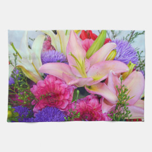 Toalla de cocina con flores de lirio rosa y dalia