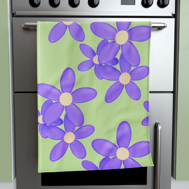 Toalla de cocina con flores retro verde violeta (Groovy purple and green floral kitchen towel for your groovy kitchen)
