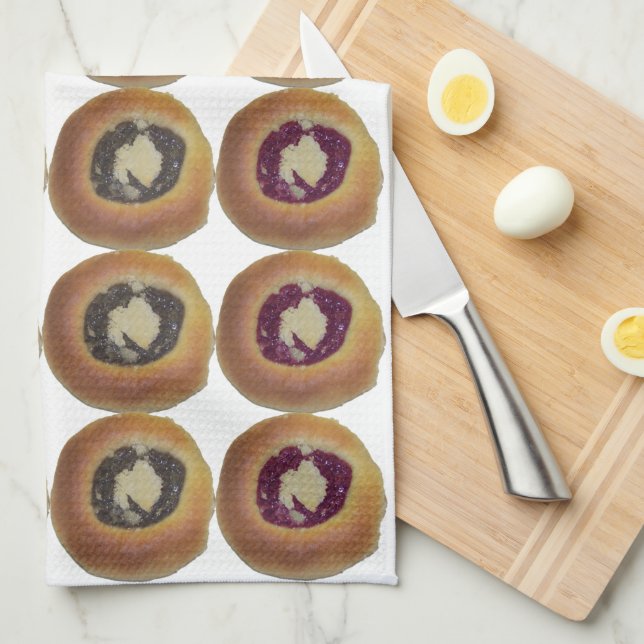 Toalla de cocina cubierta de Kolache. (Doblado Cuarto)