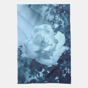 Toalla de cocina de Rosa con tinte azul