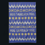 Toalla de cocina "Hanukkah Hug Sameach" Toalla de<br><div class="desc">Toalla de cocina "Hanukkah Hug Sameach" Toalla de bañoQué divertido, gran regalo para Hanukkah este año! Gracias por pasarse y ir de compras. ¡Muy apreciado! ¡Feliz Chanukah/Hanukkah!Estilo: Cocina Toalla de 16" x 24"Aclarar cualquier cocina con un juego de toallas de cocina personalizado.Estos paños, fabricados con una duradera mezcla de poliéster,...</div>