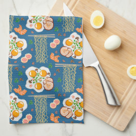 Toalla de cocina juguetona con fideos y huevos fri