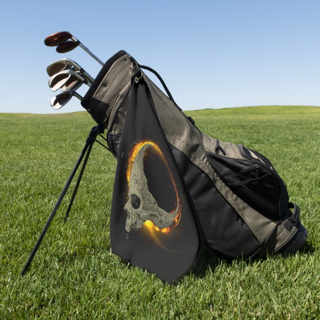 Toalla De Golf Calavera en llamas de luna retro muerta (Verde)