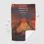 Toalla De Golf Cita "Conquistar nosotros mismos" Naranja Monte Ev<br><div class="desc">Cita inspiradora,  "No es la montaña que conquistamos,  sino nosotros mismos" de Edmund Hillary,  con una hermosa imagen de una montaña bañada en una bolsa de tote con luz solar naranja.</div>