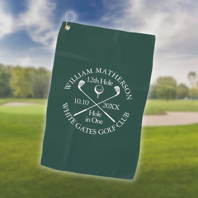 Toalla De Golf El agujero verde esmeralda personalizado en uno (Personalized Emerald Green Hole in One Golf Towel)