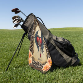 Toalla De Golf Elegancia celta con un corazón y alas. 