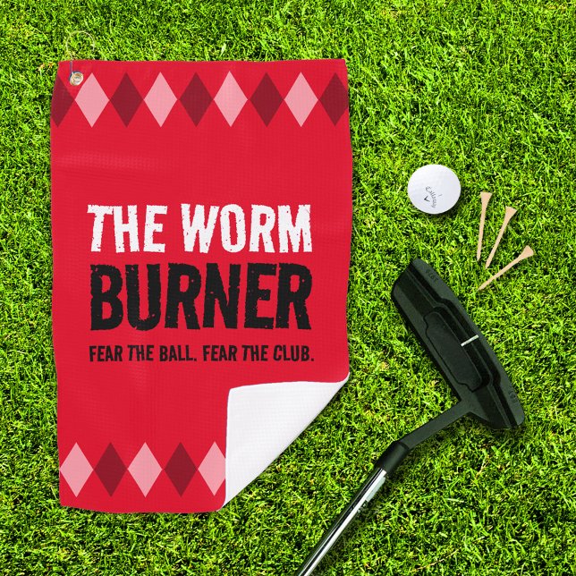 Toalla De Golf Gracioso Rojo Argyle El Quemador de gusanos ... (The Wormer Burner red argyle golf towel with putter, ball, and 3 tees on golf green)