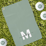 Toalla De Golf Monograma de nombre inicial verde sabio<br><div class="desc">Crea Tu Propia Personalizado Personalizada Sage Green Modern Script Nombre Monograma Toalla Golf. Esta toalla de moda femenina de golf presenta un diseño elegante de monograma con una inicial blanca plana sobre un fondo verde de sabio suave y un nombre de escritura negro clásico para un toque personalizado. Impresa por...</div>
