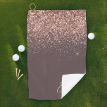 Toalla De Golf Monograma de Terracotta Rosa Oro Rubor Purpurina r<br><div class="desc">Terracota y Rosa de oro - Purpurina de espuma rosada de Rubor cepillado toalla de golf con nombre de monograma Metalizado. Esto hace que el dulce perfecto cumpleaños 16, boda, ducha de novia, aniversario, ducha de bebé o fiesta de soltera sea regalo para alguien que ama el lujo glam y...</div>