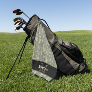 Toalla De Golf Monograma inicial de caza militar de camo digital
