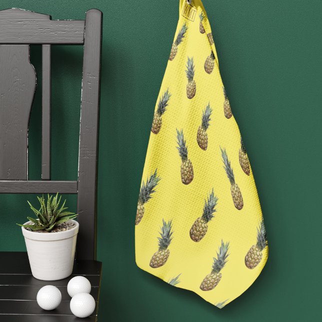 Toalla De Golf Monograma Patrón de fruta de piña tropical Amarill (🍍If you love yellow and pineapples and golf. Boom! Add your initials! 🍍)