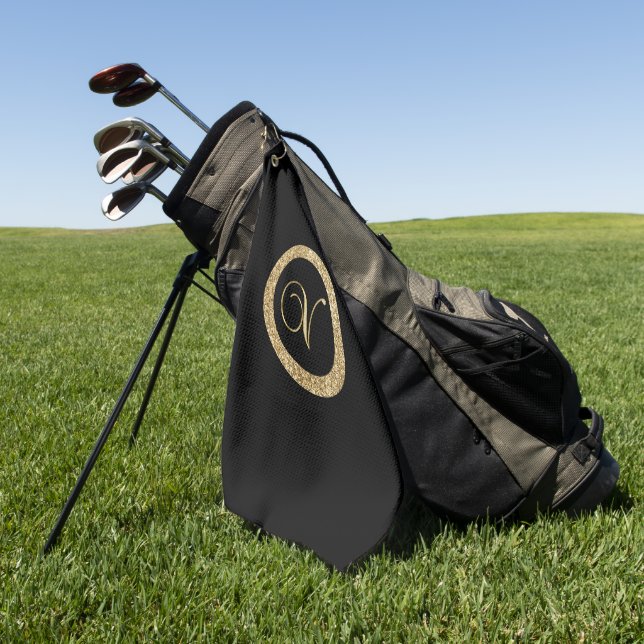 Toalla De Golf Monograma V, guión dorado elegante (Verde)