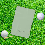 Toalla De Golf Nombre del monograma moderno verde de Rubor Dusty<br><div class="desc">Toalla Rubor Dusty Green Modern Girly Monograma Nombre Golf. Un regalo elegante para un dulce cumpleaños de 16 años, boda, ducha de novia, aniversario, ducha de bebé, o regalo de soltera para alguien que ama el lujo glam y los estilos de moda. Es un regalo de cumpleaños divertido para ella....</div>